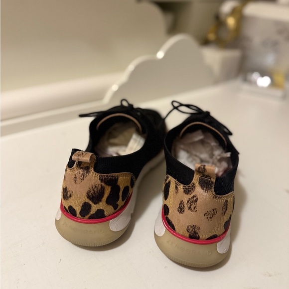 Crafted Stitchlite uppers with decorative detailing on a classic wingtip oxford. - Picture 4 of 14